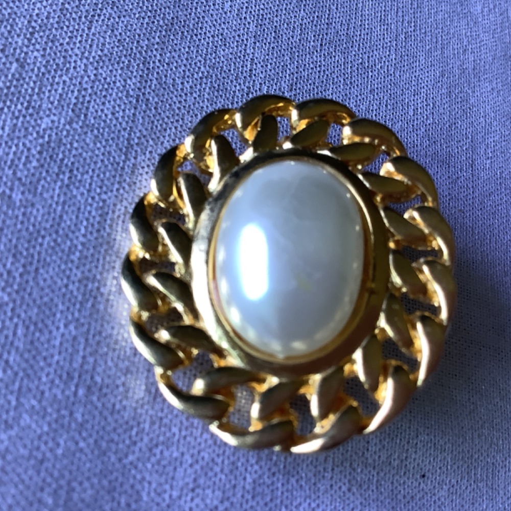 Brooch - Picture 2 of 5